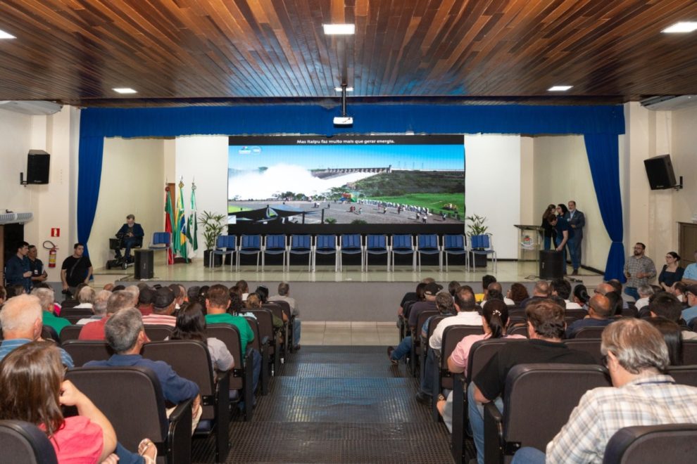 Itaipu promove encontro para fortalecer organizações sociais do Noroeste do Paraná