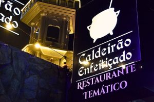 Caldeirão Enfeitiçado promove três dias de Halloween com programação especial em Maringá