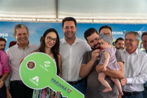 Casa Fácil Paraná entrega 336 apartamentos a famílias em Maringá