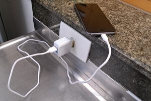 Corpo de Bombeiros alerta para riscos de acidentes com carregadores de celular