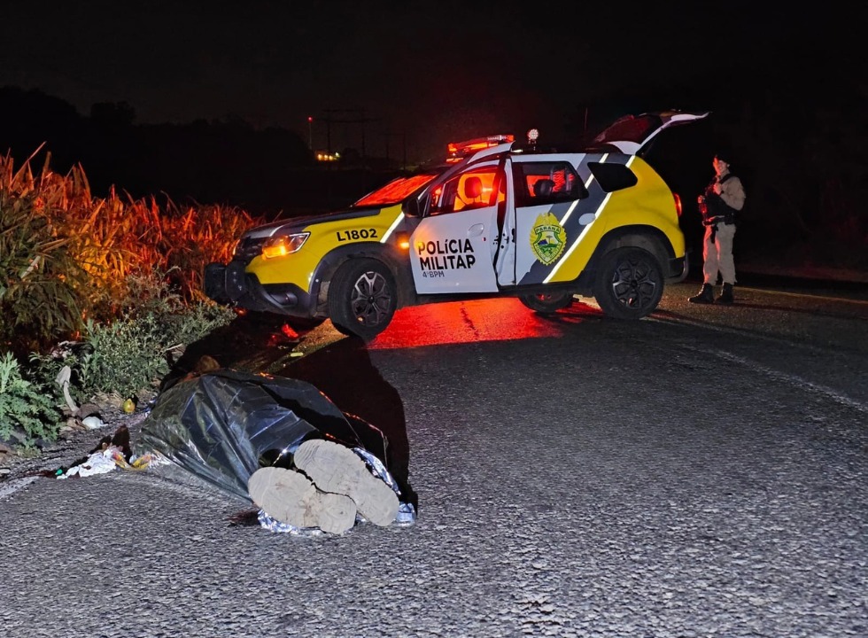 Homem morre após ser atropelado por carro no Contorno Sul de Maringá; motorista caiu em ribanceira