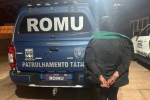 Mulher é presa como segunda suspeita de matar homem de 54 anos a facadas, em Maringá