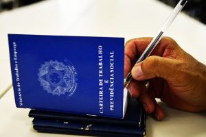 Paraná soma 121 mil vagas de emprego criadas em 2025; este é o 3º melhor resultado do país