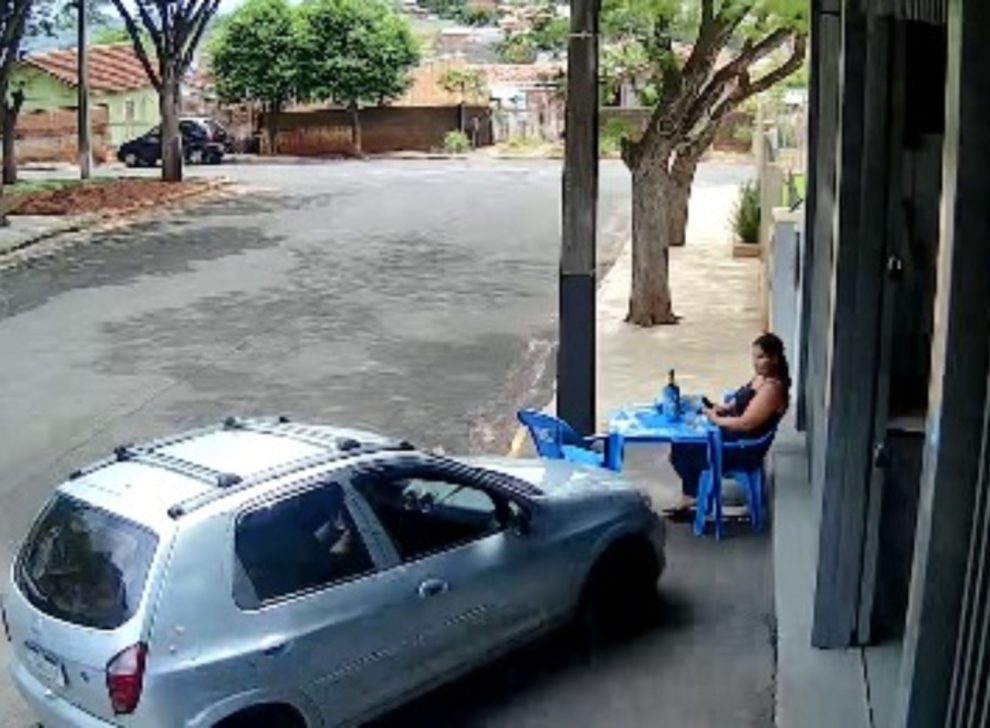 Região de Maringá: Homem atropela ex-companheira de propósito por não aceitar fim do relacionamento