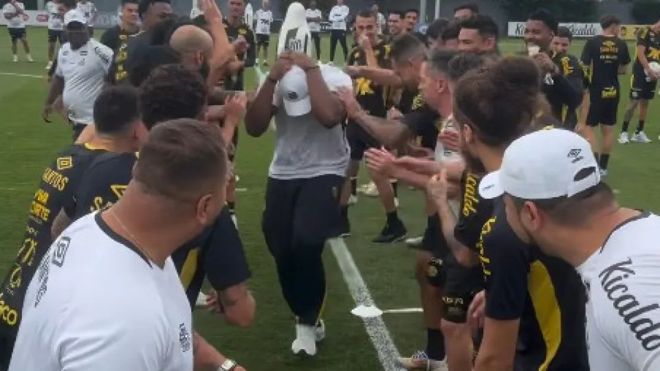 Segurança do Santos acerta bolada em filha de Neymar e elenco ‘se vinga’