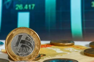Selic no fim de 2025 continua em 15%; para 2026 segue em 12,25%, aponta Focus