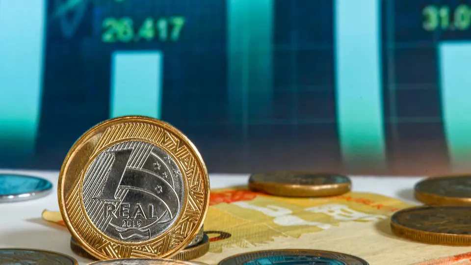 Selic no fim de 2025 continua em 15%; para 2026 segue em 12,25%, aponta Focus