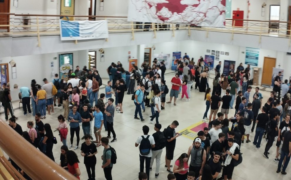 UniCesumar de Maringá oferece 2.000 vagas de emprego e oficinas para a comunidade