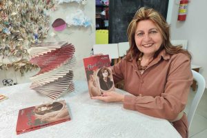 Escritora maringaense Railda Masson promove evento literário na Biblioteca Operária neste sábado (29)