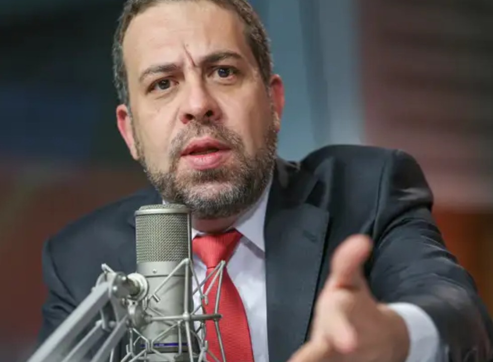 Fim da escala 6x1: governo estuda medidas para micro e pequenas empresas