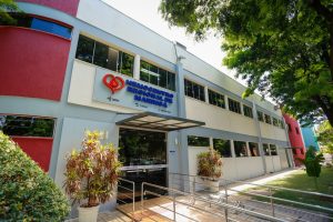 Hemocentro da UEM tem atendimento especial das 7h às 18h durante a semana do Dia Nacional do Doador