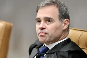 Mendonça suspende julgamento de governador após RR contratar seu instituto