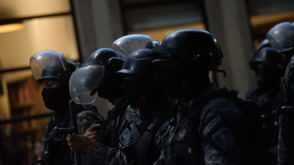 Polícia do RJ faz operação na Vila Kennedy contra o Comando Vermelho