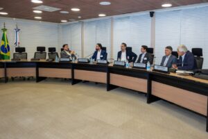 Diretorias de Itaipu e Codevasf debatem futuras parcerias em encontro no Centro Executivo