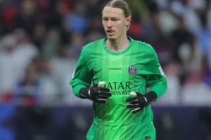 Goleiro do PSG usou cola na toalha para virar algoz do Flamengo no Mundial