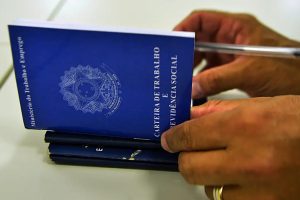 Governo confirma salário mínimo de R$ 1.621 em 2026