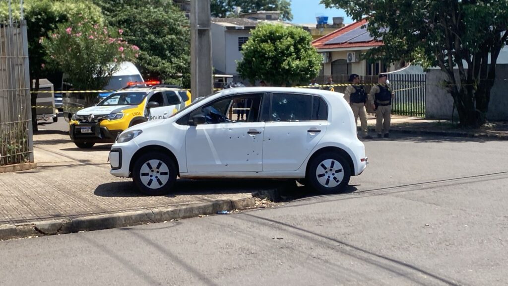 Homem morto dentro de carro em Maringá é identificado