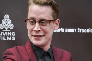 Macaulay Culkin relembra solidão na infância e fala sobre pausa na carreira