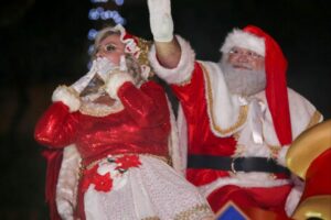 Nesta quarta-feira (17), Floriano recebe chegada do Papai Noel, coral Pequenos Anjos e show da Banda Retroarte