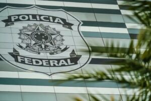 PF cumpre 10 mandados de prisão domiciliar contra condenados por tentativa de golpe