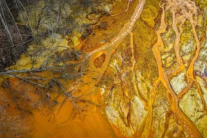 Por que o núcleo da Terra está vazando ouro?