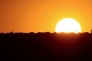 Segunda-feira (29) em Maringá deve ter clima típico de verão com calor e chuva isolada