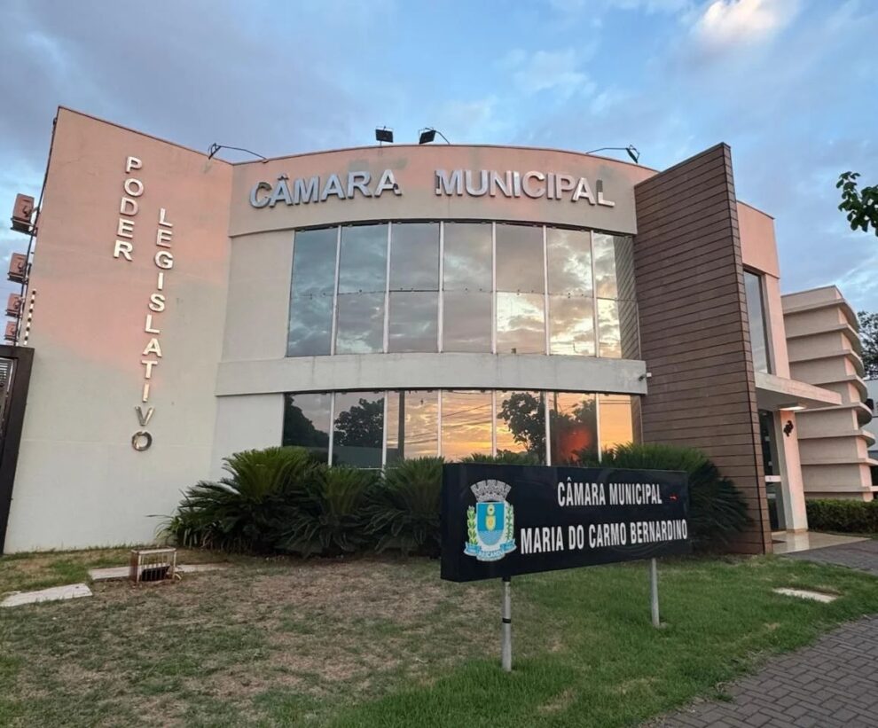 Câmara de Paiçandu se compromete a reavaliar existência de cargos comissionados após TAC firmado com o Ministério Público