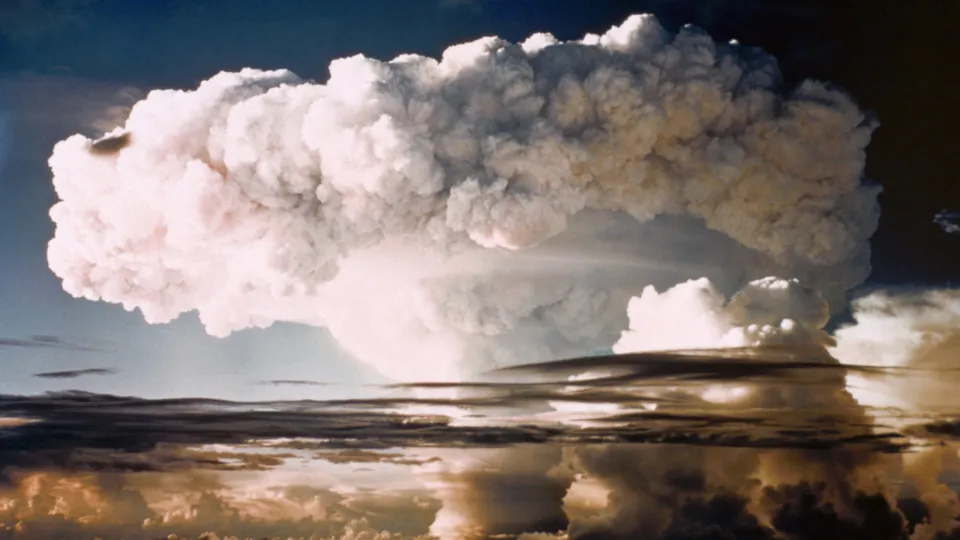 Como seria uma guerra nuclear hoje — e como sobreviver a uma tragédia dessas?