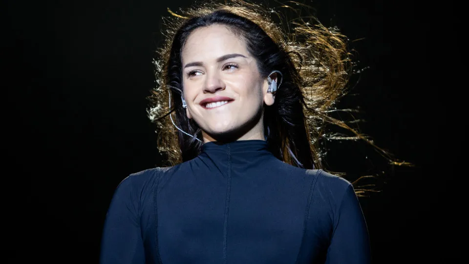 DJ, funkeira e cervejeira: confira como Rosalía tem curtido o fim de ano no Rio de Janeiro