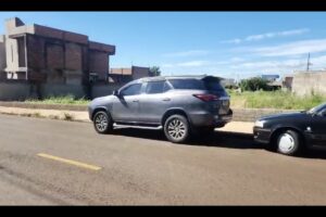 Homem é preso dirigindo caminhonete furtada em SP