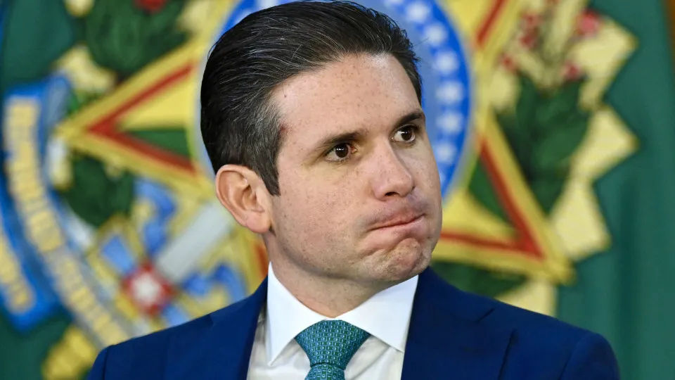 Motta reúne líderes sob pressão para pautar propostas anti-STF e bandeiras do governo