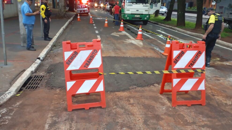 Prefeitura conclui recuperação de galeria pluvial no cruzamento das avenidas Carneiro Leão e Paraná