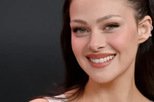 Quem é Nicola Peltz, herdeira milionária no centro de disputa com família Beckham