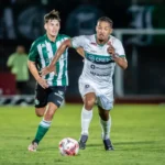 Maringá FC pressiona, mas erro na defesa garante vitória do Coritiba no Paranaense