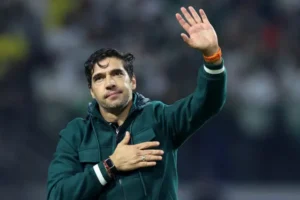 Abel pede para jogos serem disputados mais cedo: 'Não dá para chegar em casa às 4h da manhã'