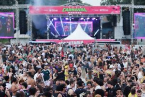 Carnaval Maringá 2026 reúne 46 mil pessoas e arrecada 50 toneladas de alimentos