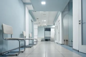 Hospital francês evacuado após doente dar entrada com projétil no corpo