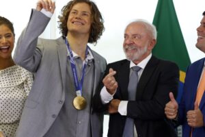 Lula recebe Lucas Pinheiro, medalha de ouro nos Jogos de Inverno