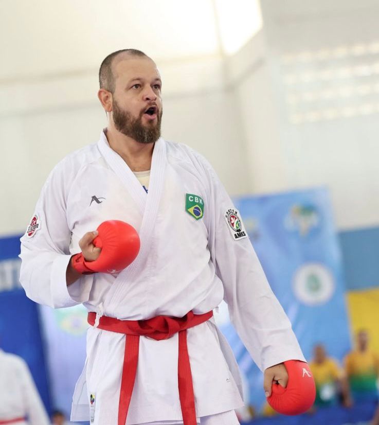 Paulo Biazon é campeão sul-americano de Karatê Master representando o Brasil