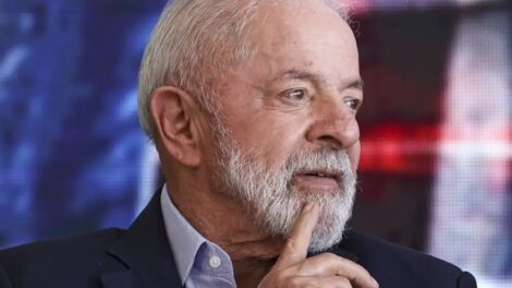 Pesquisa indica cenário de risco para Lula no 2º turno