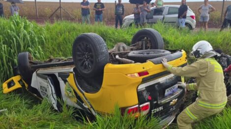 Policial da PRE morre após capotamento de viatura na PR-323