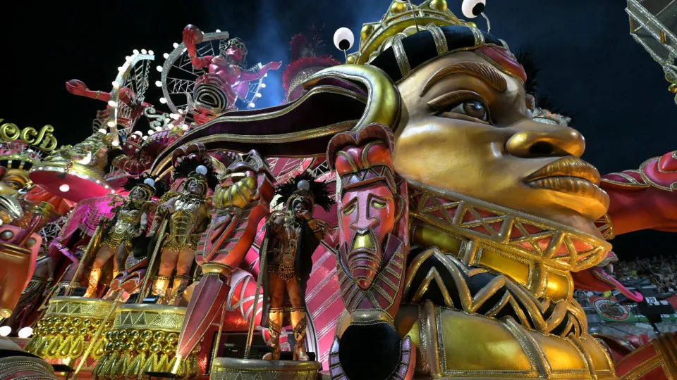 Segunda noite de Carnaval tem desfiles equilibrados em São Paulo