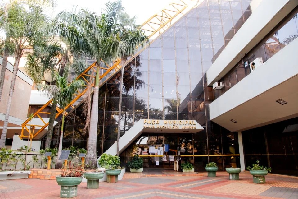 Tribunal de Contas quer manifestação da Prefeitura de Maringá sobre pagamentos de horas extras