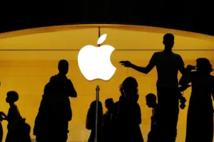 Apple paga fortunas para evitar que rivais "roubem" funcionários