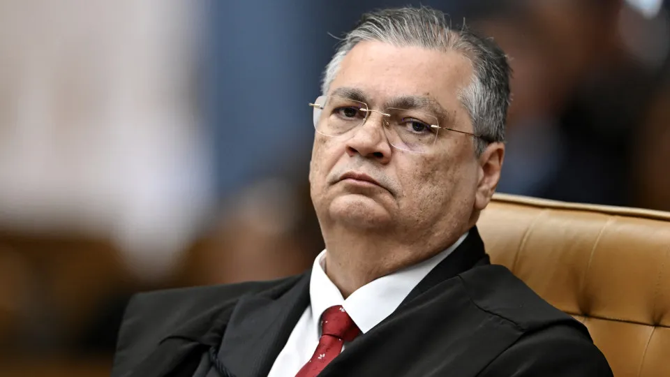 Dino suspende quebra de sigilo de Lulinha e outros alvos da CPI do INSS