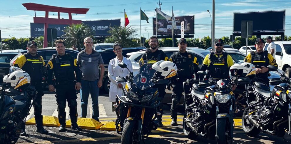 Os ‘Anjos’ que livram o trânsito para a esperança de vida passar 