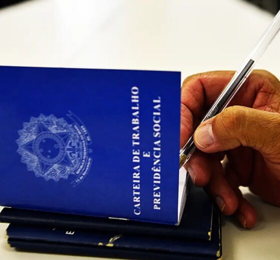 Paraná abre 18.306 vagas de emprego com carteira assinada em janeiro de 2026