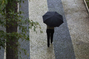 Quinta-feira (26) terá calor, sol e chance de chuva isolada em Maringá