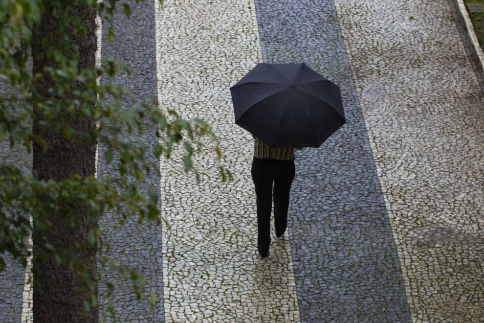 Quinta-feira (26) terá calor, sol e chance de chuva isolada em Maringá