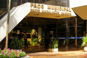 Servidores de Maringá recebem reajuste na folha de pagamento de março